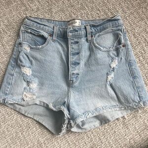 Abercrombie & Fitch / Curve Love Mom Short / 28 / 6